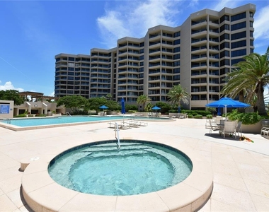 1211 Gulf Of Mexico Drive - Photo Thumbnail 44