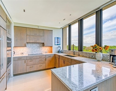 1211 Gulf Of Mexico Drive - Photo Thumbnail 14