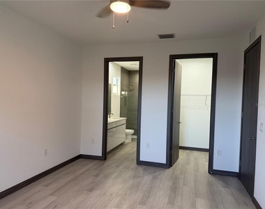 3050 Wentworth Street - Photo Thumbnail 8