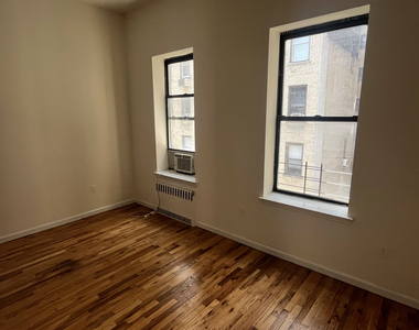  West 80th and Amsterdam - Photo Thumbnail 4