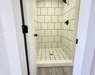 3726 Leavell Avenue - Photo Thumbnail 7