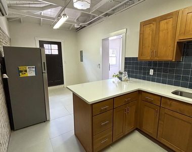 3116 Wheeling Avenue - Photo Thumbnail 6