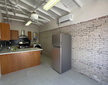 3116 Wheeling Avenue - Photo Thumbnail 1