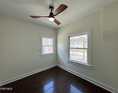 3116 Wheeling Avenue - Photo Thumbnail 9