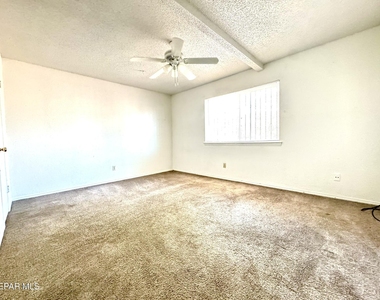 2218 Seagull Drive - Photo Thumbnail 11
