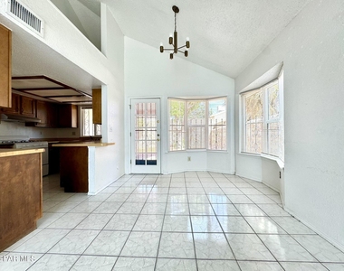 2218 Seagull Drive - Photo Thumbnail 8