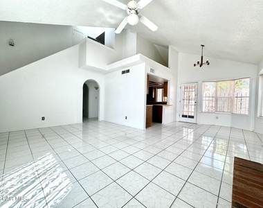 2218 Seagull Drive - Photo Thumbnail 7