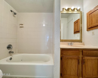 2218 Seagull Drive - Photo Thumbnail 15