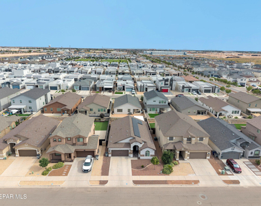 12316 Desert Path Court - Photo Thumbnail 8