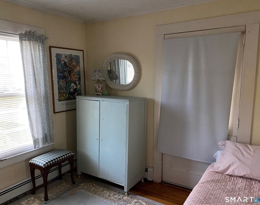 33 Grove Avenue - Photo Thumbnail 16