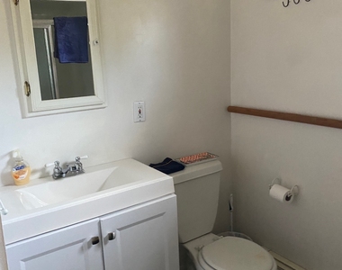 33 Grove Avenue - Photo Thumbnail 10