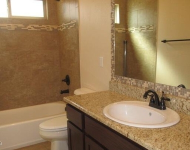 1071 Iron Hill Avenue - Photo Thumbnail 14
