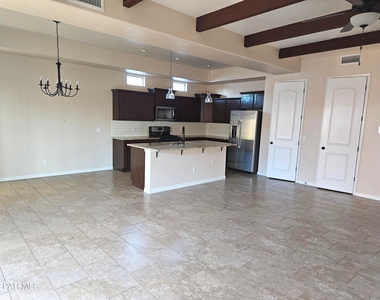 1071 Iron Hill Avenue - Photo Thumbnail 3