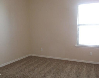 1071 Iron Hill Avenue - Photo Thumbnail 8