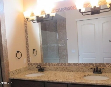 1071 Iron Hill Avenue - Photo Thumbnail 12
