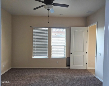 1071 Iron Hill Avenue - Photo Thumbnail 10
