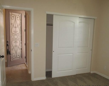 1071 Iron Hill Avenue - Photo Thumbnail 16