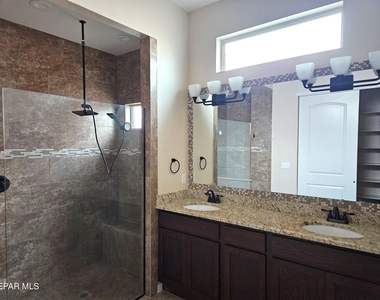 1071 Iron Hill Avenue - Photo Thumbnail 11