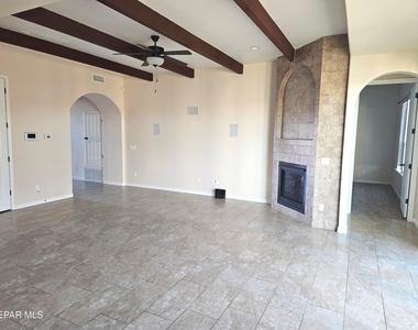 1071 Iron Hill Avenue - Photo Thumbnail 2