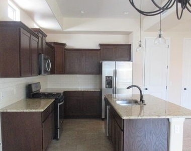 1071 Iron Hill Avenue - Photo Thumbnail 5