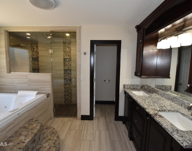 10800 Saigon Drive - Photo Thumbnail 16