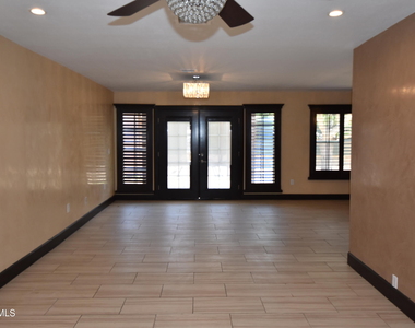 10800 Saigon Drive - Photo Thumbnail 3