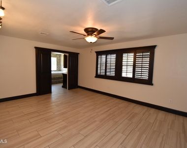 10800 Saigon Drive - Photo Thumbnail 9