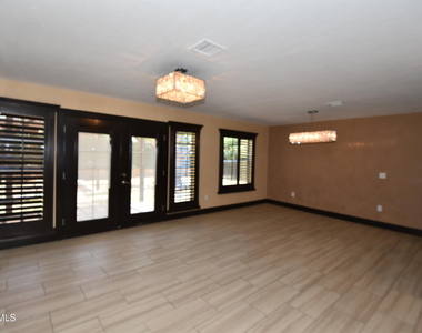 10800 Saigon Drive - Photo Thumbnail 4