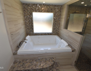10800 Saigon Drive - Photo Thumbnail 11