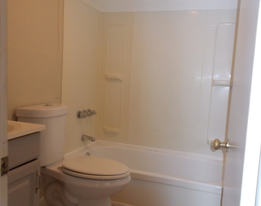 161 Howard Avenue - Photo Thumbnail 13