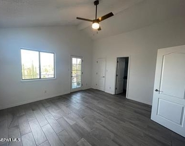 567 Kieffer Lane - Photo Thumbnail 18