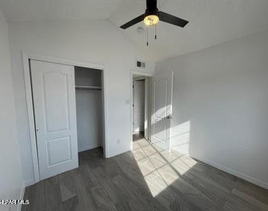 567 Kieffer Lane - Photo Thumbnail 10