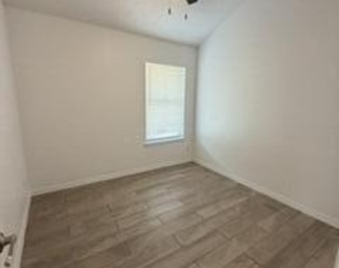 567 Kieffer Lane - Photo Thumbnail 25