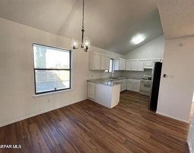 567 Kieffer Lane - Photo Thumbnail 6