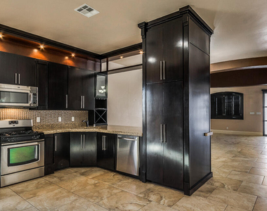 12800 Cozy Cove Avenue - Photo Thumbnail 5