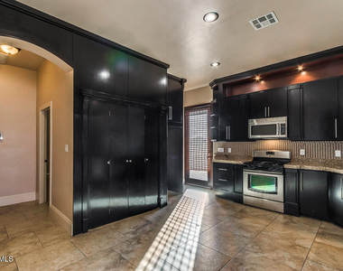 12800 Cozy Cove Avenue - Photo Thumbnail 4