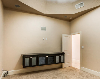 12800 Cozy Cove Avenue - Photo Thumbnail 15