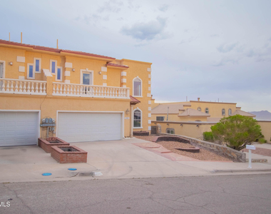 4744 Excalibur Drive - Photo Thumbnail 9