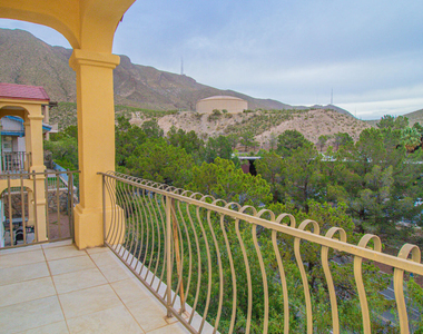 4744 Excalibur Drive - Photo Thumbnail 32