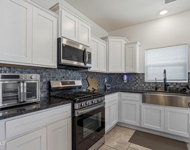 3601 Hill Sand Place - Photo Thumbnail 10