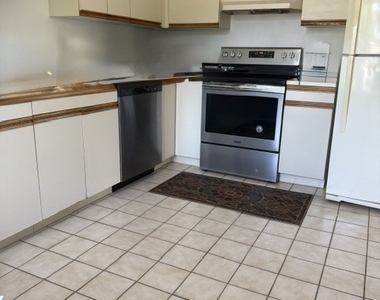 158 Seaside Avenue - Photo Thumbnail 3