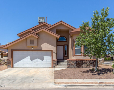 5337 Manuel Puentes Court - Photo Thumbnail 2