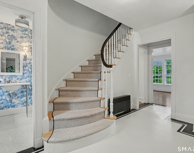 222 Sunnieholme Drive - Photo Thumbnail 2