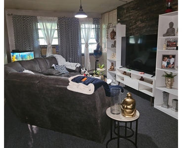 55 Angel Drive - Photo Thumbnail 1