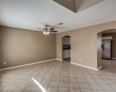 12233 Iverson Court - Photo Thumbnail 4