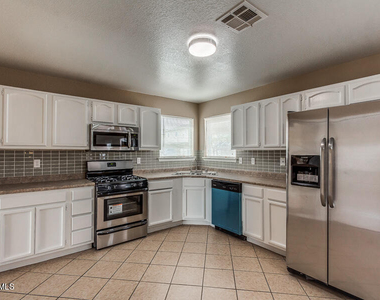 12233 Iverson Court - Photo Thumbnail 6
