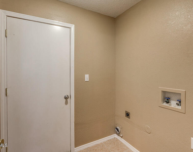 12233 Iverson Court - Photo Thumbnail 13