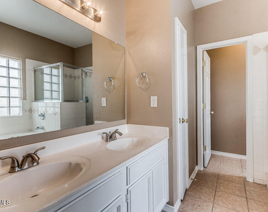 12233 Iverson Court - Photo Thumbnail 17