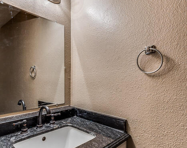 12233 Iverson Court - Photo Thumbnail 14