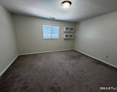 75 Leslie Road - Photo Thumbnail 11
